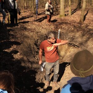 Farkasszigeti látogatás - talajszelvény megtekintése