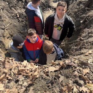 Farkasszigeti látogatás - talajszelvény megtekintése