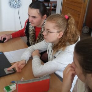 8.b osztály - DTH2023  Vándorlások képei és a produktum