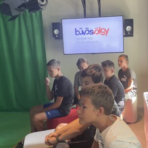 8.a osztály - Bűvösvölgyben