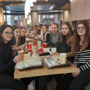 Nemzeti Színház János vitéz című előadásának megtekintése
